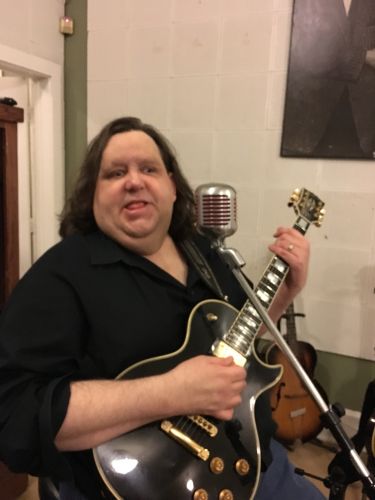 Joey with his Les Paul on the Elvis Spot with Elvis mic