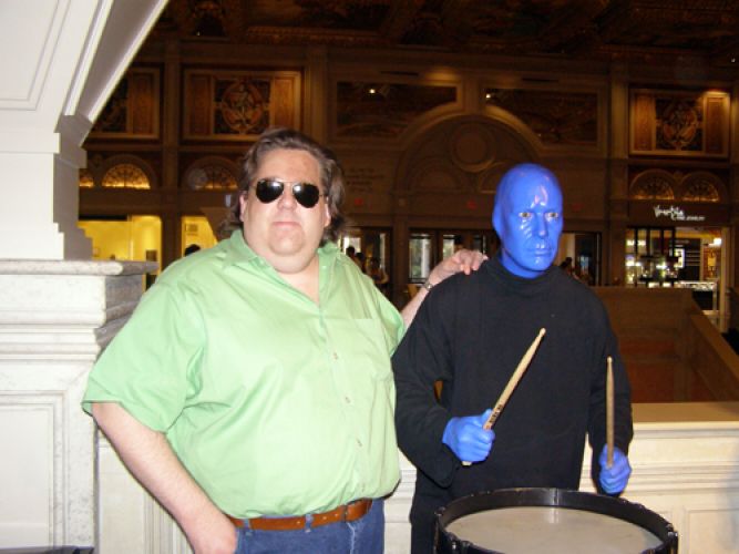 Joey-with-Blue-Man-Group-at-Venetian-in-Las-Vegas-2008 